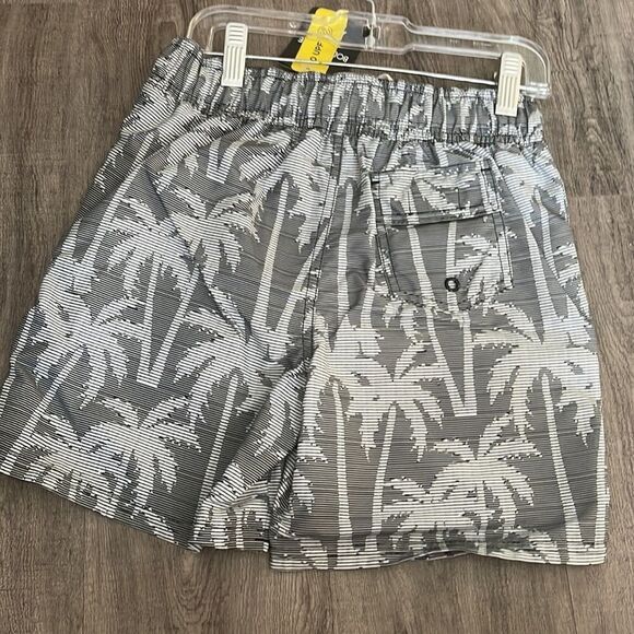 BodyGlove Boys Swim 50 UPC Swim Shorts NEW - Picture 2 of 2